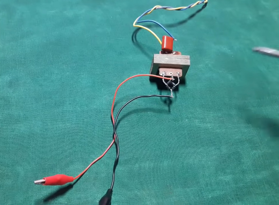 How to Make A 12V Battery Charger At Home - DIY